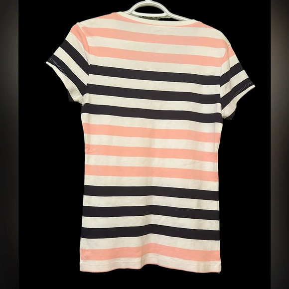 Size Large Tshirt, Tommy Hilfiger - Picture 2 of 5